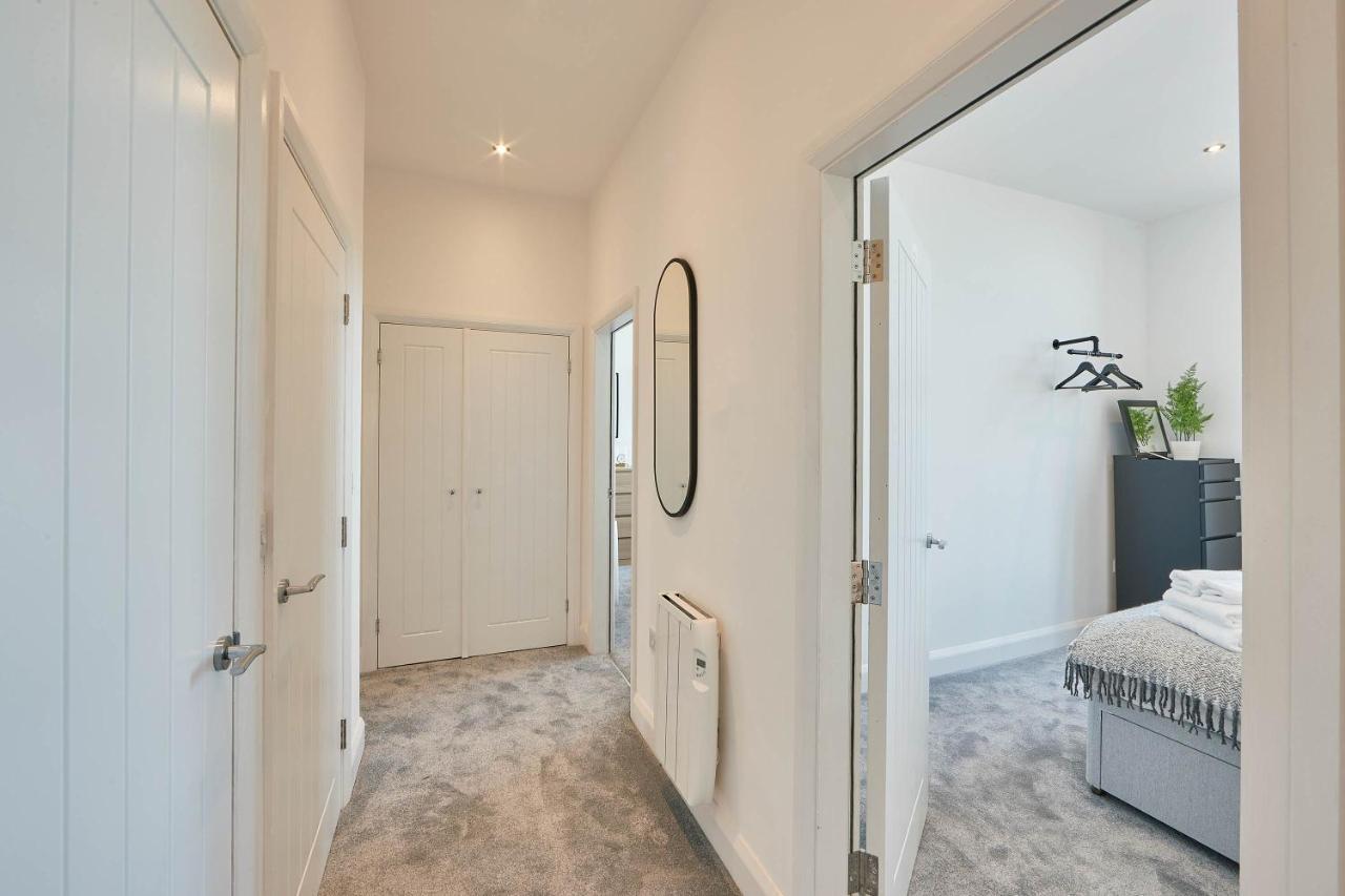 Apartment Host & - Surf &